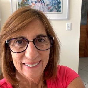 Meet your Posher, Deborah